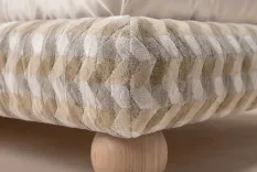 Кровать Дамбо WOODFANS — опоры-шары с тонировкой, фактура дерева