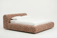 Кровать Luna от мебельной фабрики Woodfans вид сбоку